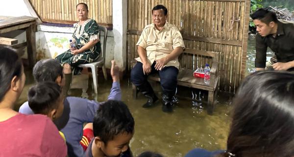 Begini Isi Pertanyaan Prabowo saat Tinjau Warga Korban Banjir Bekasi