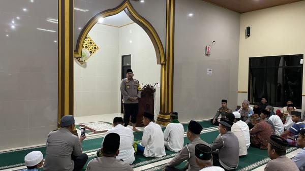 Kapolres Lampung Selatan Gelar Safari Subuh Masjid Muhlisin Lakar, Kelurahan Way Urang