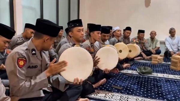 Tim Hadroh Polres Sragen Tampil Perdana dalam Safari Ramadan 1446 H