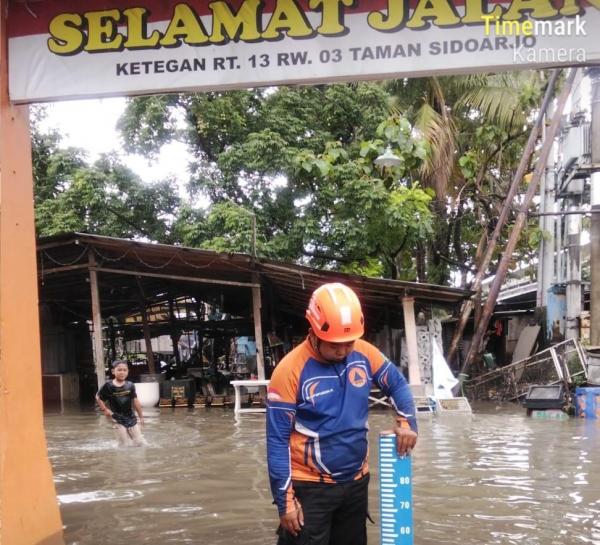 Warga Ketegan dan Kedungturi Menjerit, Banjir Setinggi 40 Cm Merendam Rumah