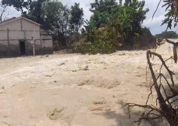 Tak Mampu Tampung Luapan Air, Tanggul Sungai Tuntang di Desa Baturagung Gubug Kembali Jebol