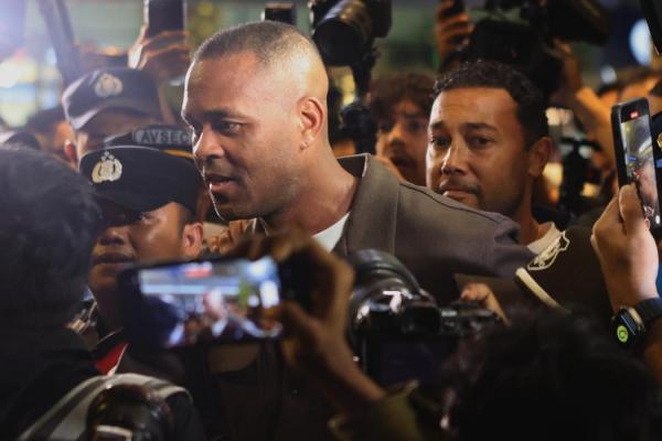 Patrick Kluivert Tiba di Indonesia Didampingi Jordi Cruyff