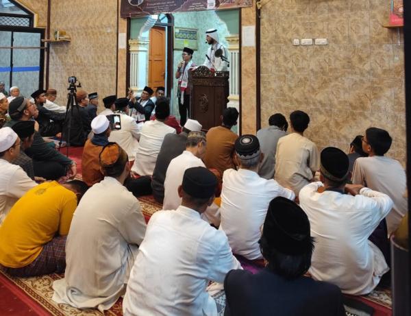 Pesan Syekh Palestina usai Jadi Imam Tarawih di Masjid Miftahul Jannah Bekasi Timur