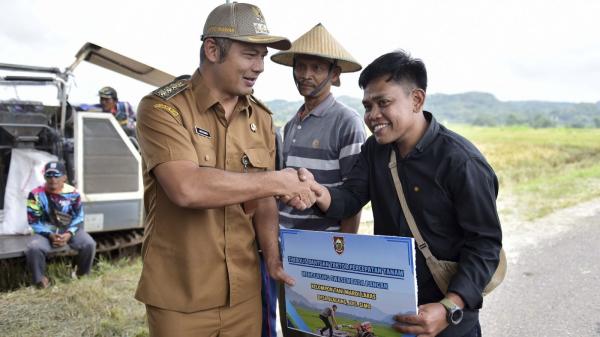 15 Kelompok Tani di Boyolali Terima Bantuan Alat Pertanian