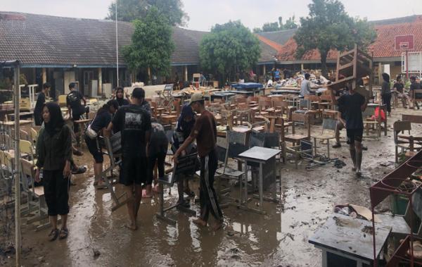 Sekolah Rusak Diterjang Banjir, SMAN 21 Kota Bekasi Undur Jadwal Ujian