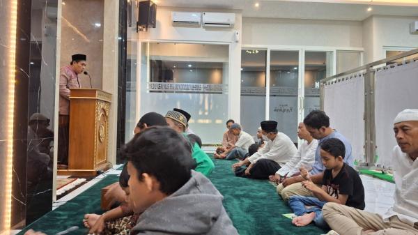 Malam ke-11 Ramadan, Ustaz Abdul Haris Pimpin Tarawih Khusyuk di Masjid Renjana