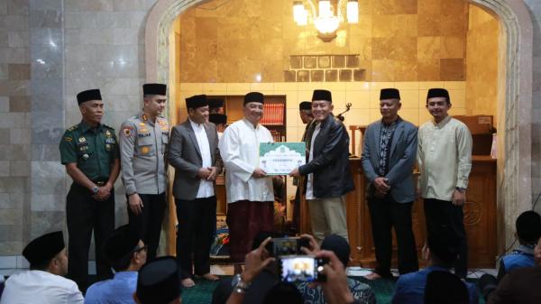 Bupati Garut Gelar Safari Ramadan, Tekankan Kepedulian sosial