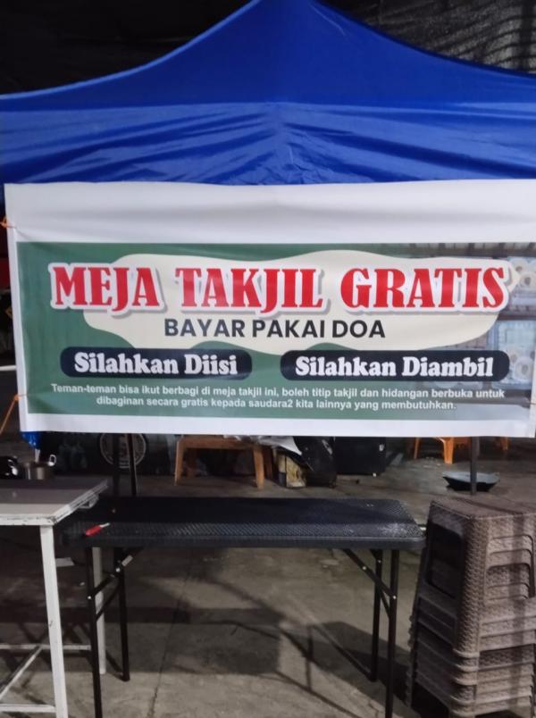 Meja Takjil Gratis Hiasi Suasana Keberkahan Bulan Ramadhan di Pidie Jaya