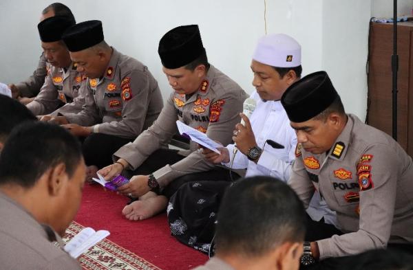 Ustadz Asril : Tekankan Pentingnya Menjaga Akhlak, Kejujuran dan Dedikasi Dalam Melayani Masyarakat