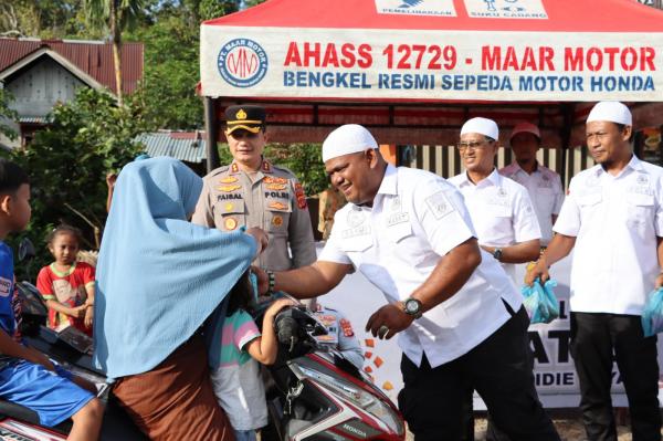 Jelang Berbuka puasa, Satresnarkoba Polres Pidie Jaya Bagi - bagi Takjil Gratis Kepada Masyarakat