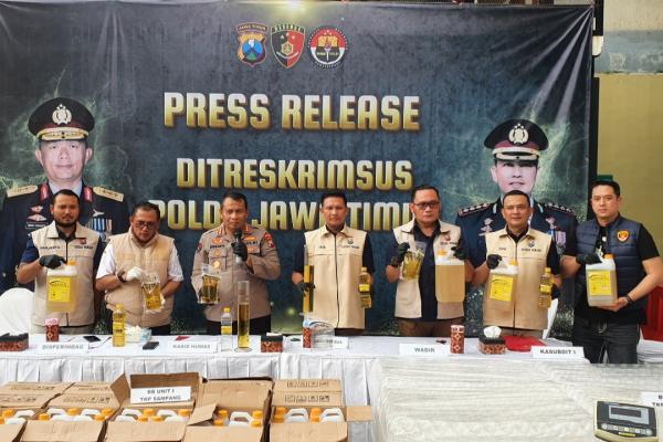 Polda Jatim Bongkar Pemalsuan MinyaKita di Sampang dan Surabaya, 14 Ton Disita