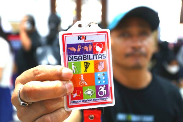 Akses Disabilitas di KAI Commuter Kian Mudah, Sudah ada  Kartu Disabilitas