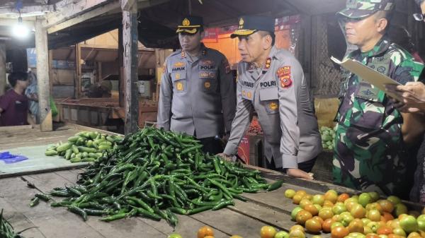 Kapolda Jabar Cek Harga Pangan di Pasar Cikurubuk Tasikmalaya: Secara Umum Aman dan Sesuai