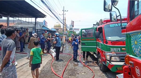 Cucu Bermain Korek, Warung dan Bengkel di Kota Probolinggo Ludes Terbakar