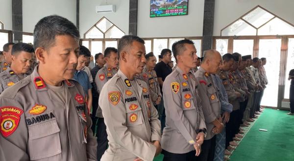 Polres Pemalang Gelar Sholat Gaib, Doakan Tiga Anggota Polri yang Gugur dalam Tugas di Way Kanan