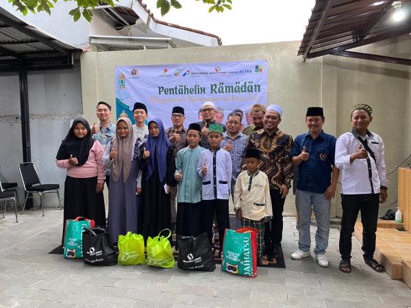 Kolaborasi dengan 4 Perusahaan, PWI Karawang Santuni 100 Anak Yatim