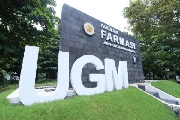 Diduga  Cabuli 13 Mahasiswi, UGM Pecat Guru Besar