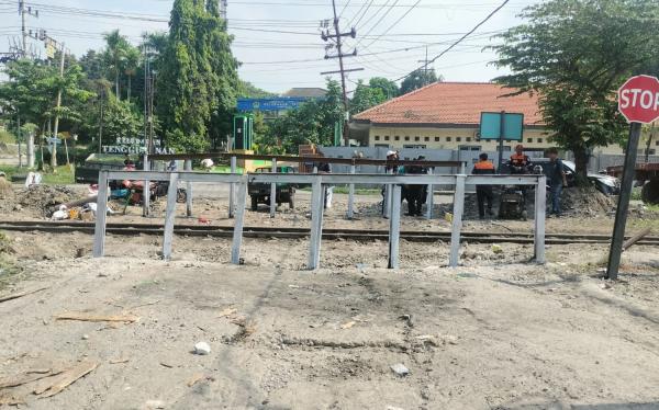 Pasca Insiden Tragis, Perlintasan Indro-Kandangan Resmi Ditutup Demi Keselamatan Publik Pasca Insiden Tragis, Perlintasan Indro-Kandangan Resmi Ditutup Demi Keselamatan Publik