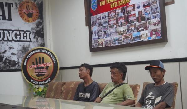 3 Juru Parkir Liar di Kota Banjar Diamankan Saber Pungli 3 Juru Parkir Liar di Kota Banjar Diamankan Saber Pungli