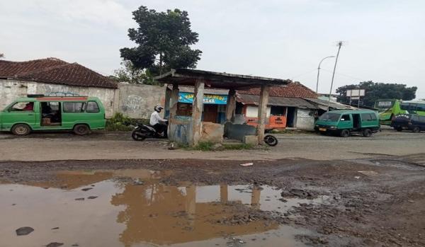 Kondisi Terminal Singaparna Buruk dan Tak Layak Dikeluhkan Sopir Angkot Kondisi Terminal Singaparna Buruk dan Tak Layak Dikeluhkan Sopir Angkot