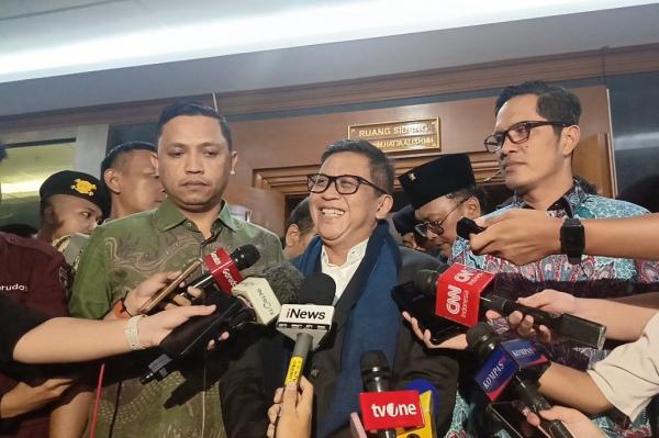 Momen Hasto Tertawa usai Sidang, Ngaku Masih Belajar sebagai Terdakwa