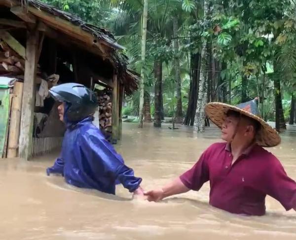 Banjir Landa Pandeglang, Puluhan Rumah dan Sawah Warga Terendam