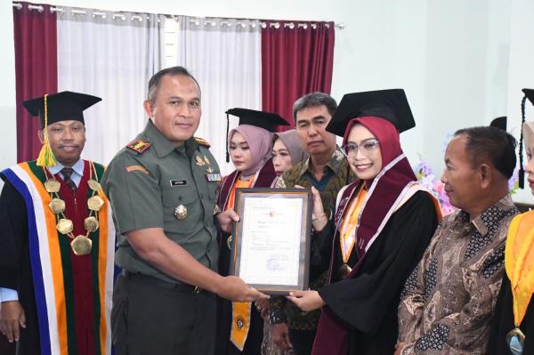 Unmer Madiun Wisuda 179 Lulusan S1 dan D3, Ini Pesan Danrem 081/DSJ Untuk Mereka