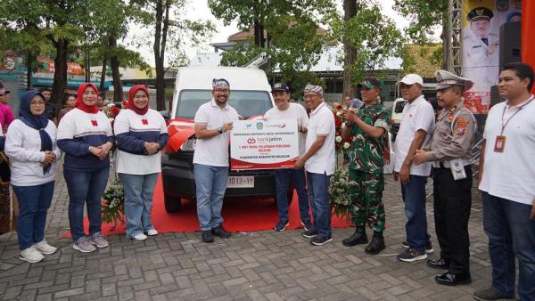 Optimalisasi Pelayanan Perizinan, Bank Jatim Serahkan Bantuan CSR Kepada Pemkab Nganjuk Optimalisasi Pelayanan Perizinan, Bank Jatim Serahkan Bantuan CSR Kepada Pemkab Nganjuk