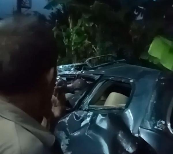 KRL Tabrak Mobil Mogok di Perlintasan Kebon Pedes, Kereta Anjlok Tak Ada Korban Jiwa
