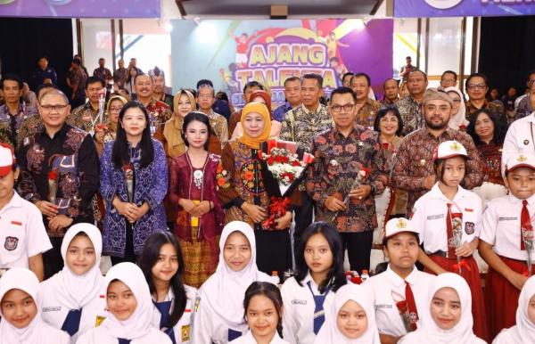 Gubernur Khofifah Buka Ajang Talenta Siswa Jatim 2025, Dorong Prestasi Menuju Indonesia Emas 2045 Gubernur Khofifah Buka Ajang Talenta Siswa Jatim 2025, Dorong Prestasi Menuju Indonesia Emas 2045