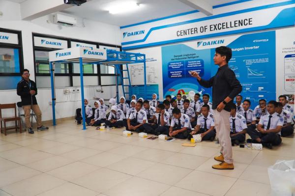 Siswa SMKN 29 Jakarta Diberi Pengetahuan Keselamatan Kerja dan Kelestarian Lingkungan