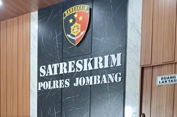 Pilu! Gadis Pekerja Warung Angkringan di Jombang Dicekoki Miras dan Diperkosa 3 Pria Pilu! Gadis Pekerja Warung Angkringan di Jombang Dicekoki Miras dan Diperkosa 3 Pria