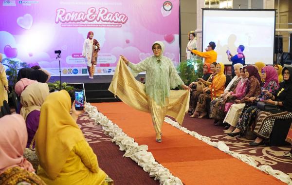 Wyndham Surabaya Tampilkan Keanggunan Serta Kekuatan Perempuan dalam Peringatan Hari Kartini