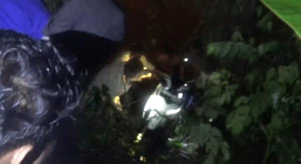 Kecelakaan Motor Vario Masuk Sungai di Jombang, Ibu dan Anak Selamat Secara Ajaib, Begini Kondisinya