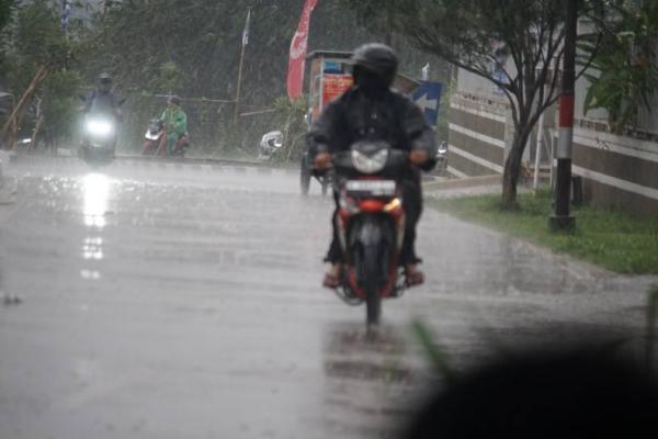 Cuaca Depok 26 April 2025: Hujan Intensitas Ringan di Siang Hari