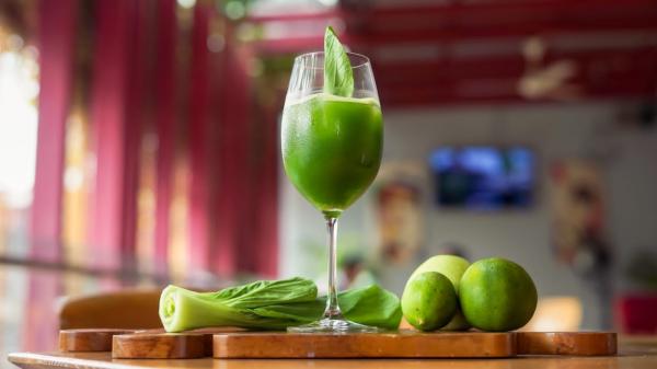 Lawan Pancaroba, Restoran di Sidoarjo Hadirkan Detoks Hijau dan Kelinci Oranye yang Menyegarkan