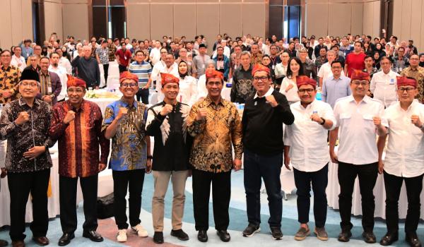 Ketua Umum PP IKA ITS Ajak Alumni Perkuat Silaturahmi dan Kerja Sama di Halal Bihalal 2025