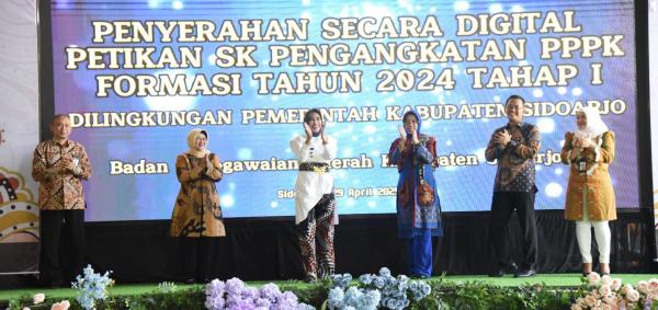 Pemkab Sidoarjo Serahkan Petikan SK Pengangkatan ASN PPPK kepada 630 Tenaga Honorer