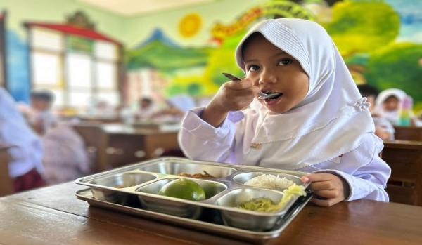 Siswa SD di Langensari Banjar Sambut Antusias Program Makan Bergizi Gratis