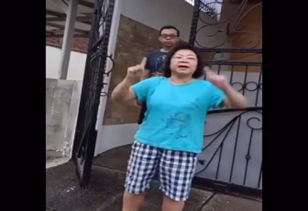 Emak-emak Penendang Makanan Kucing Berujung Permintaan Maaf