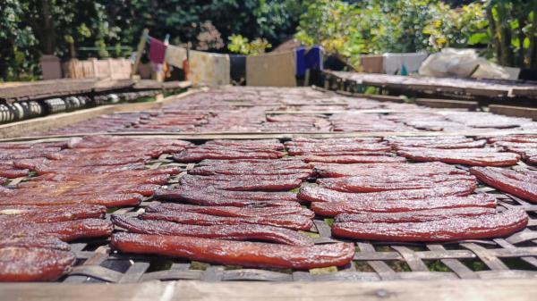 BNAN: Sale Basah Khas Ciamis yang Tahan di Tengah Gempuran Camilan Modern