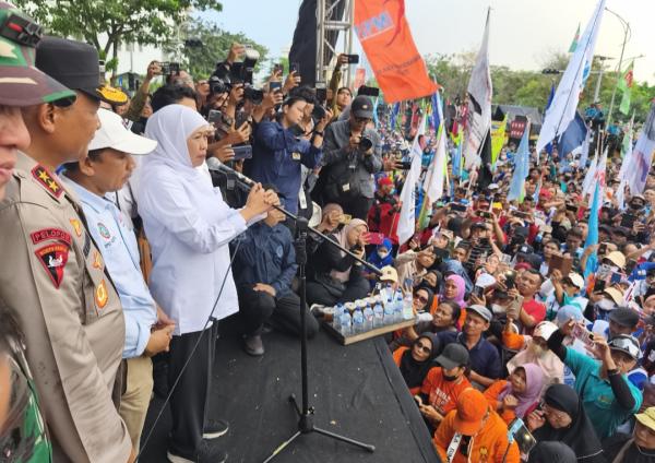 Simak Janji Penting Gubernur Khofifah di May Day 2025, Buruh Bisa Tersenyum