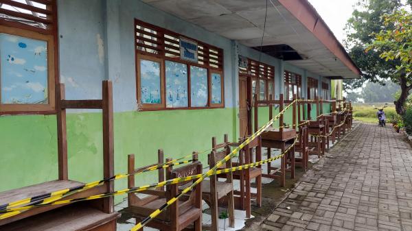 Kondisi Memprihatinkan, SDN 2 Balongwangi Lamongan Masih Tunggu Renovasi Usai Atap Sekolah Roboh