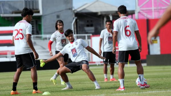 Tak Gentar Hadapi Calon Juara, Malut United Bidik Kemenangan di Kandang