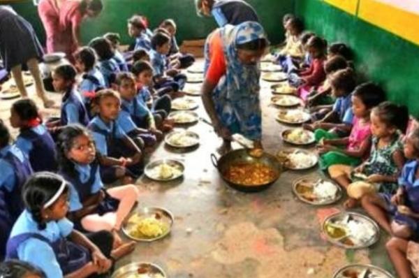 Di Program MBG, Ratusan Anak Sekolah Keracunan Masal Akibat Bangkai Ular