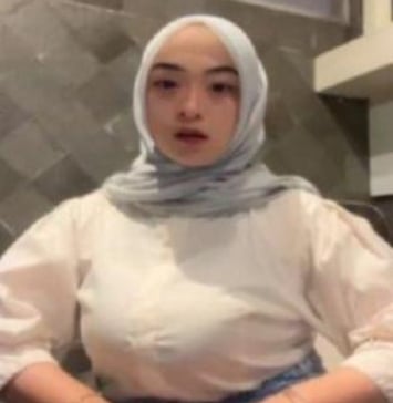 Bu Guru Salsa Kembali Berulah Setelah Video Durasi 23 Detik Bareng Suami Viral
