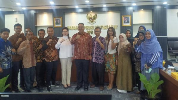 Aliansi Pejuang BPI Desak Pemerintah Pulihkan Kuota Beasiswa Dosen, Guru dan Pelaku Budaya Aliansi Pejuang BPI Desak Pemerintah Pulihkan Kuota Beasiswa Dosen, Guru dan Pelaku Budaya