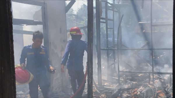 Ditinggal Jaga Parkir dan Keluar Belanja di Padat Penduduk Terbakar