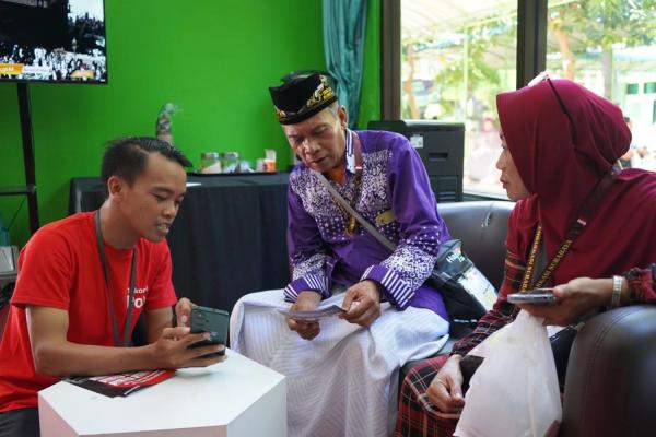 Telkomsel Hadirkan Posko Haji di Asrama Haji Sukolilo Surabaya, Dukung Kelancaran Komunikasi Jemaah