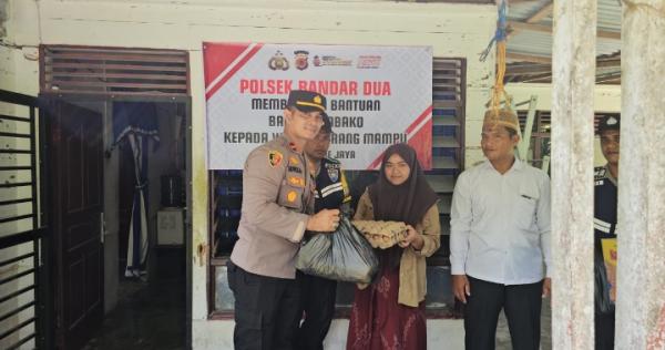 Polisi di Pidie Jaya Aceh Bantu Warga Kurang Mampu dengan Sembako